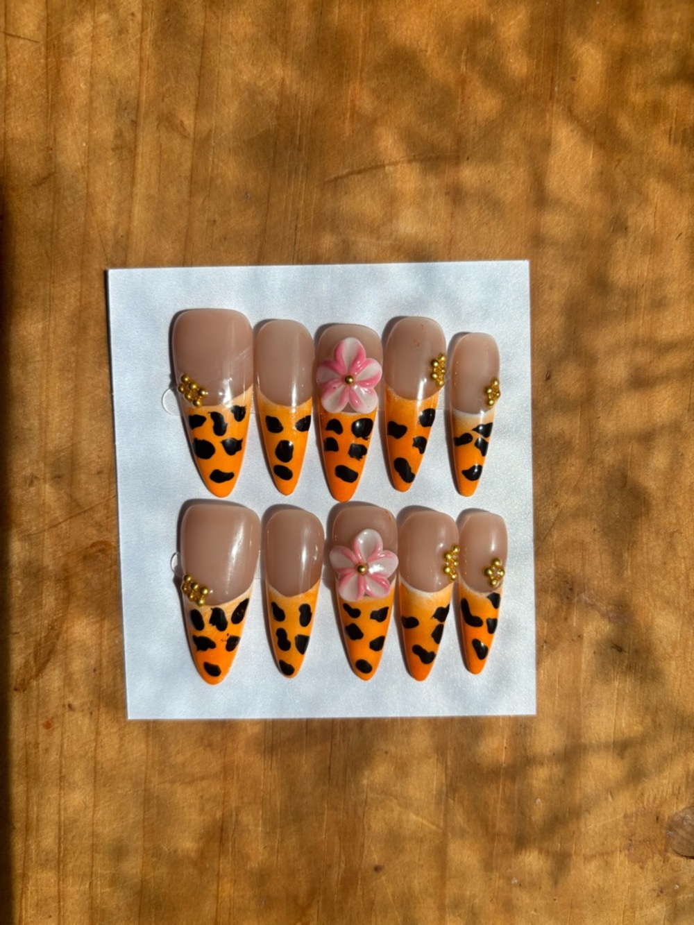 Press-On Nail Set 🖤🧡